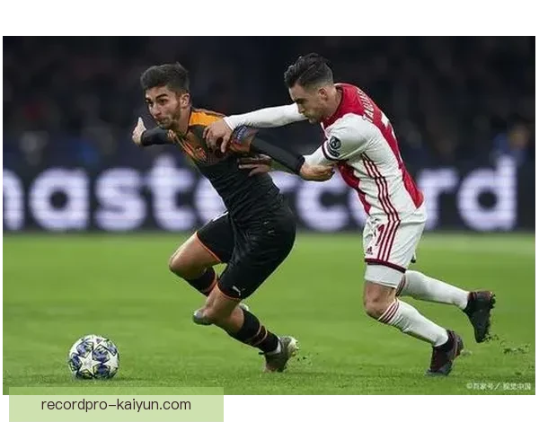 日本队镰田大地状态回暖，近期表现稳健引关注