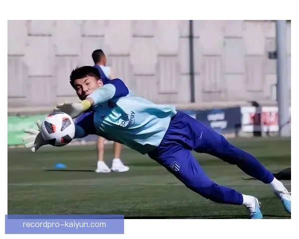 足球新星风头持续提升，表现备受关注分析解析